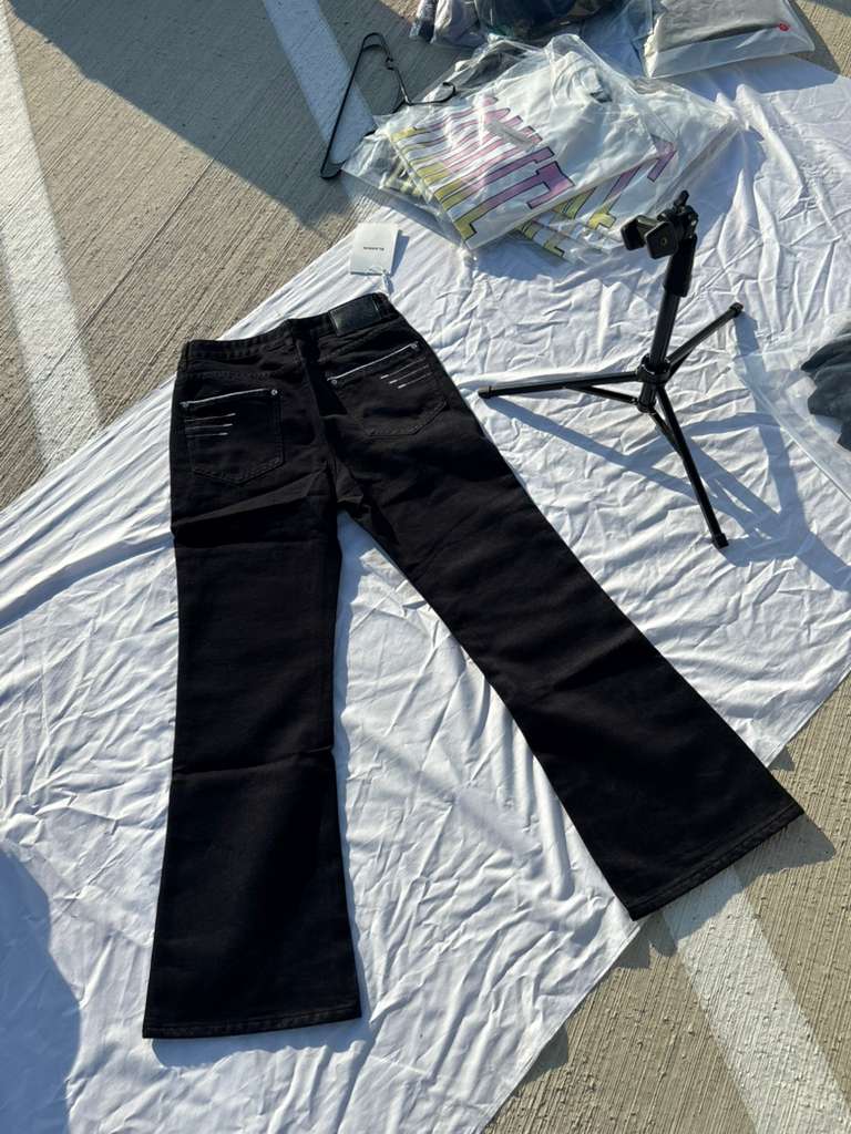 Baggy Jeans (Black w Embordered Pockets)